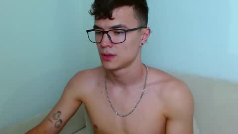 Snapshot of taurus4k chatting on December 16, 1:53 am taurus4k online show from December 16, 1:53 am