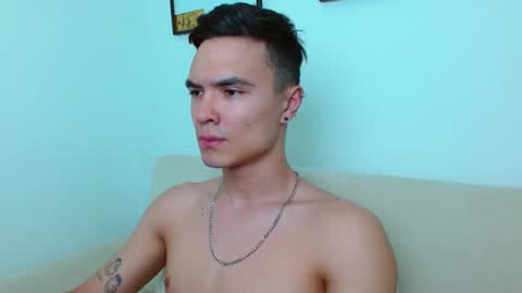 Snapshot of taurus4k chatting on December 17, 12:12 am taurus4k online show from December 17, 12:12 am