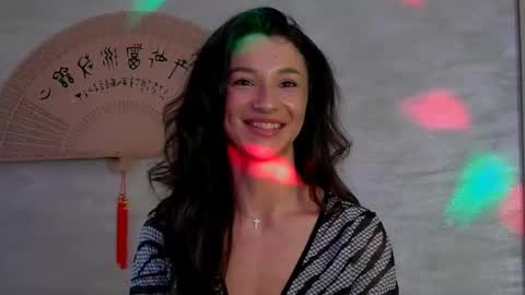 TayaKayan online show from April 1, 1:41 pm