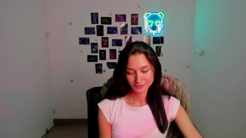 Snapshot of tayavibe chatting on July 7, 8:40 am Taya online show from July 7, 8:40 am