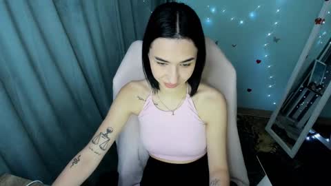 Snapshot of tayla_candy chatting on December 20, 7:37 am Tayla online show from December 20, 7:37 am