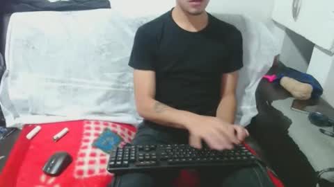 Snapshot of tayler_and_alina chatting on January 15, 1:20 pm MARCELO MILK online show from January 15, 1:20 pm