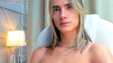 tayler_swift1 online show from December 31, 8:26 am