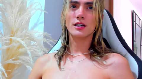 tayler_swift1 online show from October 13, 2:50 pm