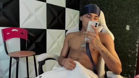 Taylor online show from March 5, 12:06 am