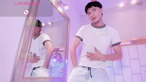 taylor_brooks_ online show from March 28, 9:25 pm