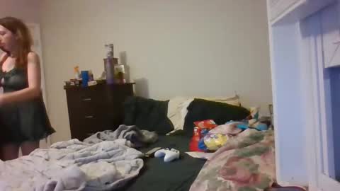 Snapshot of taylorslay chatting on February 3, 2:53 am taylorslay online show from February 3, 2:53 am