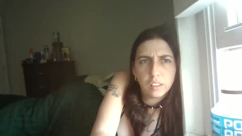 Snapshot of taylorslay chatting on February 10, 9:19 pm taylorslay online show from February 10, 9:19 pm