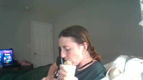 taylorslay online show from June 19, 7:06 pm
