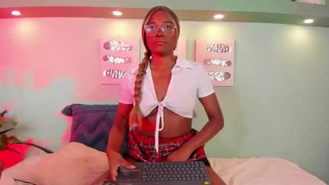 taylor online show from December 3, 12:36 pm