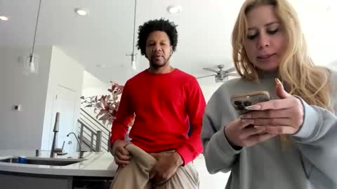 Taylor Rae online show from January 8, 6:32 pm