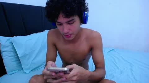 Snapshot of tayronx33 chatting on January 9, 3:15 am Tayron online show from January 9, 3:15 am