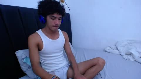 Snapshot of tayronx33 chatting on January 26, 11:18 pm Tayron online show from January 26, 11:18 pm