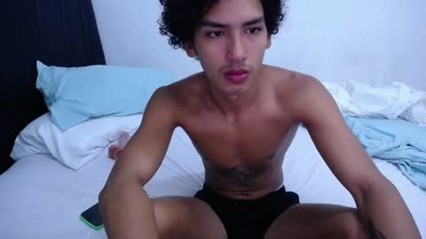 Snapshot of tayronx33 chatting on February 23, 5:29 pm Tayron online show from February 23, 5:29 pm