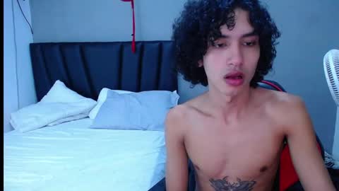 Tayron online show from November 13, 9:36 pm