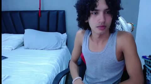 Tayron online show from November 18, 7:07 pm