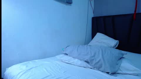 Tayron online show from November 19, 6:08 pm