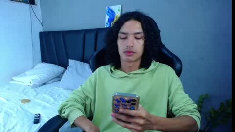 Snapshot of tayronx33 chatting on April 23, 12:26 pm Tayron online show from April 23, 12:26 pm