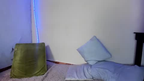 Snapshot of taysonysasha chatting on July 17, 9:08 pm ask for cum online show from July 17, 9:08 pm