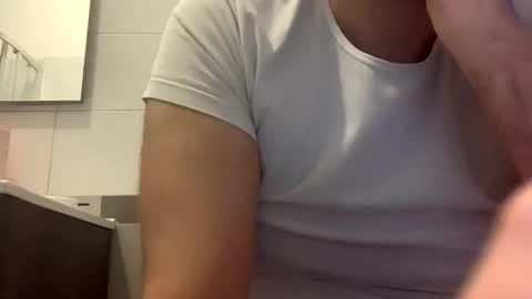 Tbest1986 online show from March 14, 4:56 pm