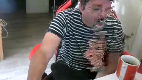 Snapshot of tchecky2 chatting on September 23, 10:51 am tchecky2 online show from September 23, 10:51 am