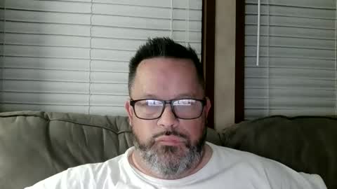 Snapshot of tdhawk87 chatting on February 9, 10:41 am tdhawk87 online show from February 9, 10:41 am