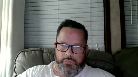 Snapshot of tdhawk87 chatting on February 16, 10:44 am tdhawk87 online show from February 16, 10:44 am