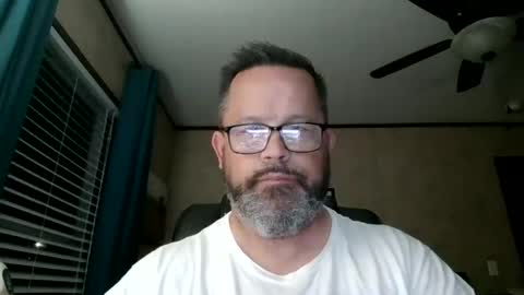 Snapshot of tdhawk87 chatting on March 9, 9:35 am tdhawk87 online show from March 9, 9:35 am