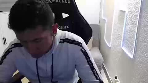 DYNAMITE DUO69 online show from March 12, 1:39 pm