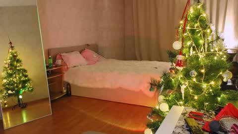 Annie    next stream 11 14 and  15 november online show from December 28, 3:48 pm