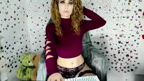 Snapshot of tease_tammy chatting on May 10, 9:25 am ASK Me online show from May 10, 9:25 am