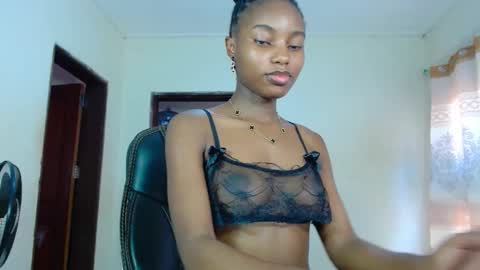 Snapshot of teasequeen01 chatting on October 11, 11:09 am queen online show from October 11, 11:09 am