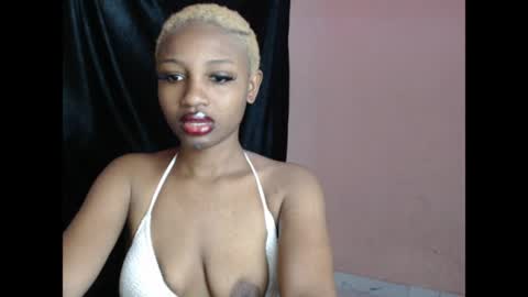 Snapshot of teasexkitty chatting on May 18, 8:03 pm teasexkitty online show from May 18, 8:03 pm