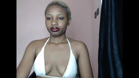 Snapshot of teasexkitty chatting on July 6, 3:25 pm teasexkitty online show from July 6, 3:25 pm