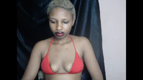 Snapshot of teasexkitty chatting on July 13, 9:17 pm teasexkitty online show from July 13, 9:17 pm