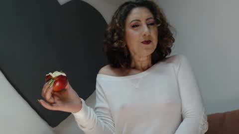 ALICIA--- online show from April 9, 6:02 am