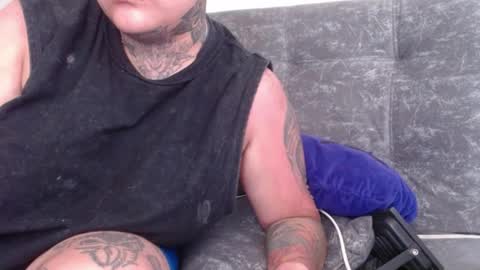 Snapshot of techno_420 chatting on June 1, 4:41 pm Charlee He online show from June 1, 4:41 pm