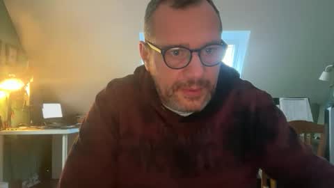 Snapshot of technoboy1975007 chatting on May 14, 12:23 pm technoboy1975007 online show from May 14, 12:23 pm