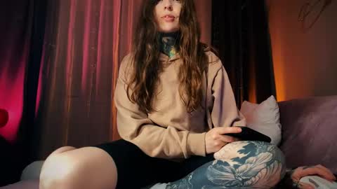 Mary     X TechnoElfff  INST    fansly kissmary online show from February 14, 5:53 pm