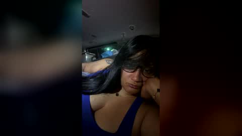 Snapshot of tee1luv chatting on February 11, 2:27 am tee1luv online show from February 11, 2:27 am