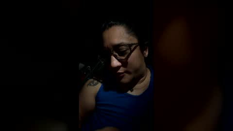 Snapshot of tee1luv chatting on March 9, 4:38 am tee1luv online show from March 9, 4:38 am