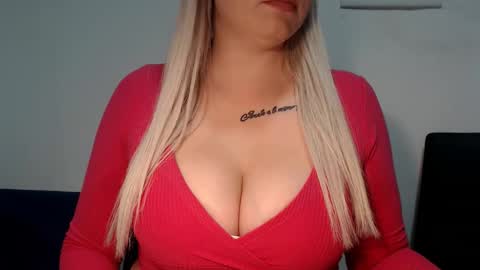 Snapshot of teeyara_ chatting on October 2, 4:25 pm Teeyara online show from October 2, 4:25 pm