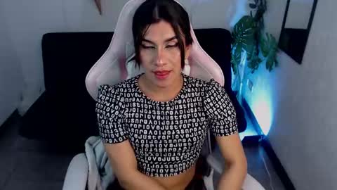 Snapshot of tefy_bratz chatting on October 8, 4:10 am tefy_bratz online show from October 8, 4:10 am