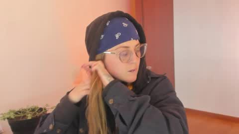 Snapshot of tekila__ chatting on May 12, 9:34 pm tekila__ online show from May 12, 9:34 pm