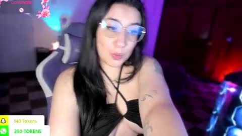 Snapshot of tellme_maddie chatting on July 18, 10:35 pm Maddie online show from July 18, 10:35 pm
