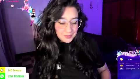 Snapshot of tellme_maddie chatting on July 23, 11:13 pm Maddie online show from July 23, 11:13 pm