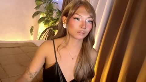 Snapshot of temptation_ashley chatting on June 17, 9:01 am temptation_ashley online show from June 17, 9:01 am