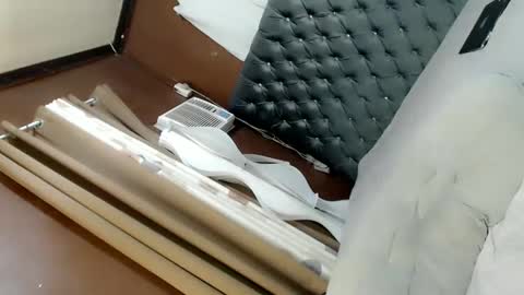 Snapshot of temptationofsex chatting on January 29, 8:18 am EVA GLASSCOTT online show from January 29, 8:18 am