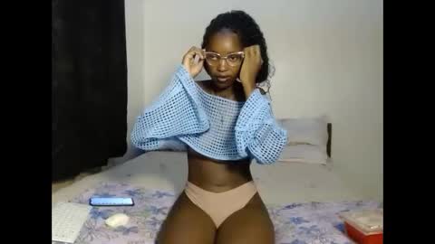 tempting_vibe online show from April 3, 6:06 pm