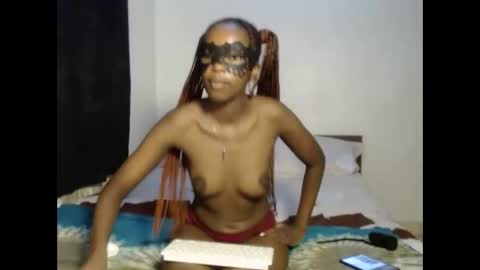 Snapshot of tempting_vibe chatting on May 27, 7:11 pm tempting_vibe online show from May 27, 7:11 pm